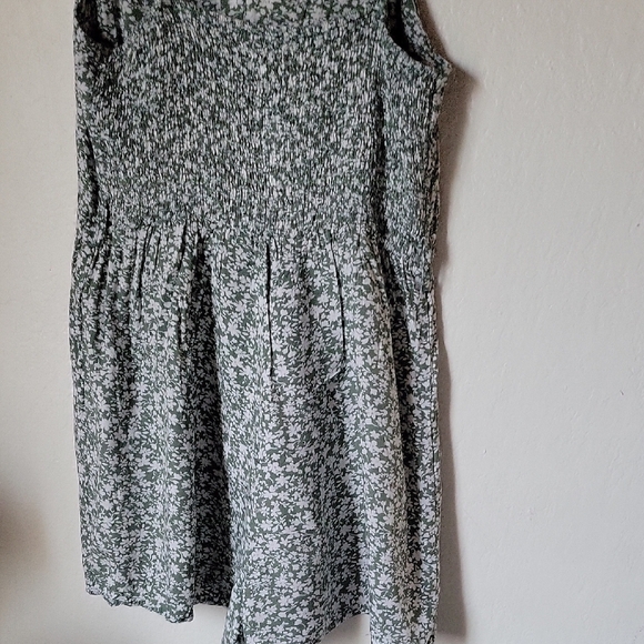 Chocolate Brand Green Floral Romper 100%Rayon Size S - Picture 2 of 7